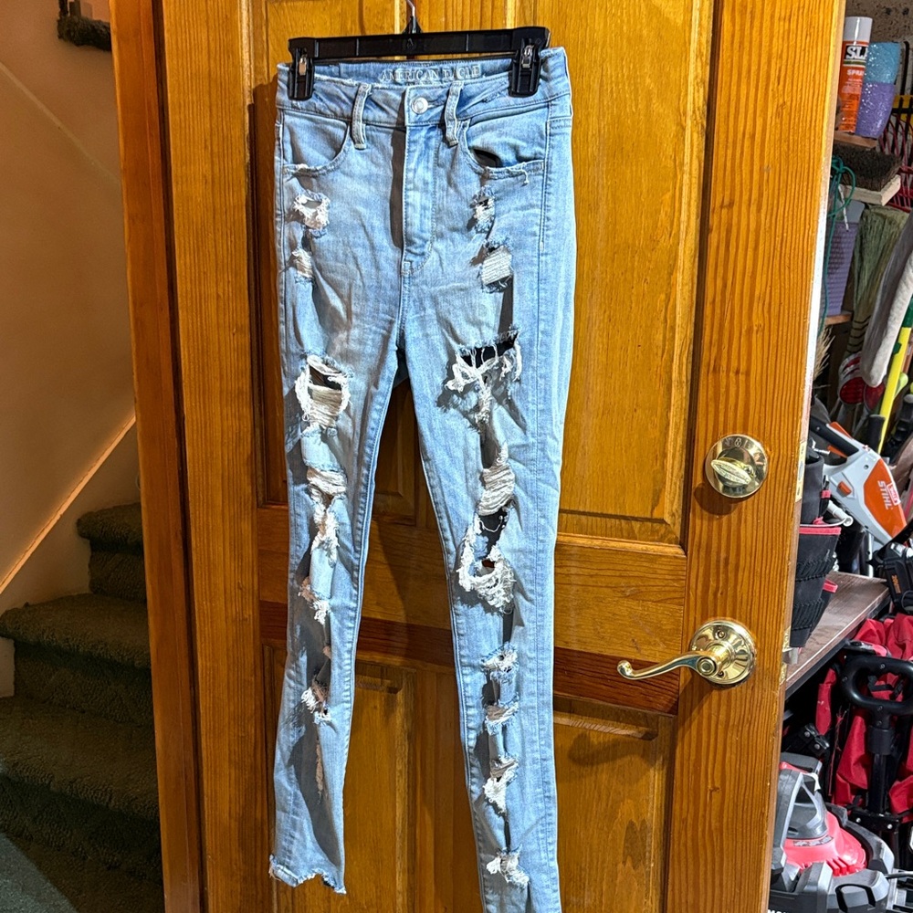 American Eagle Outfitters Light Blue Distressed Skinny Jeans